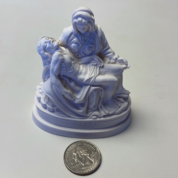 Pieta of Michelangelo in White Composite Statue 3.5” Tall. - Picture 6 of 6